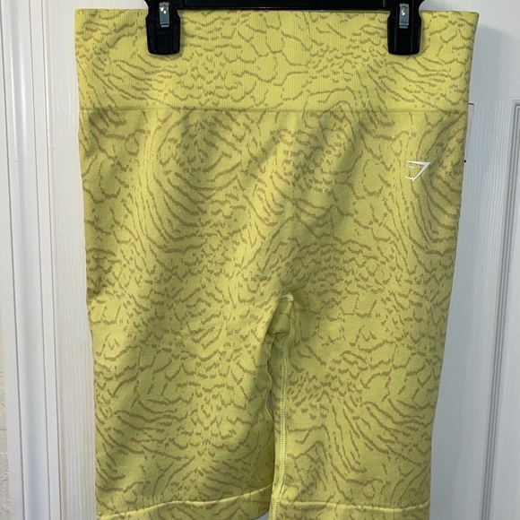 ✅✅GymShark ADAPT ANIMAL SEAMLESS CYCLING SHORTS Firefly Yellow - Picture 7 of 11